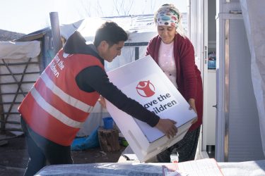 Red Barnet uddeler vinterhjælp til familie
