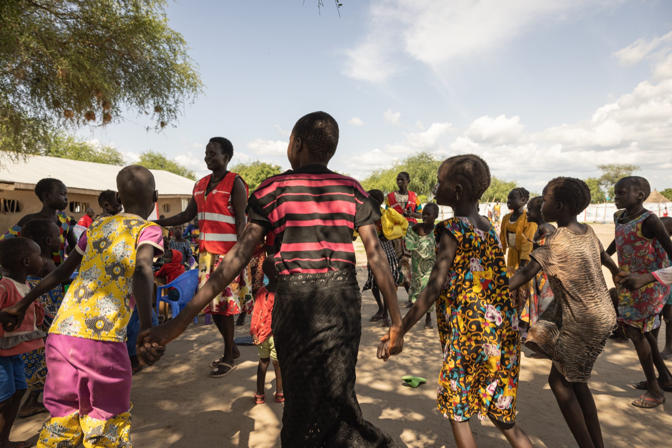 Børn leger i Sydsudan