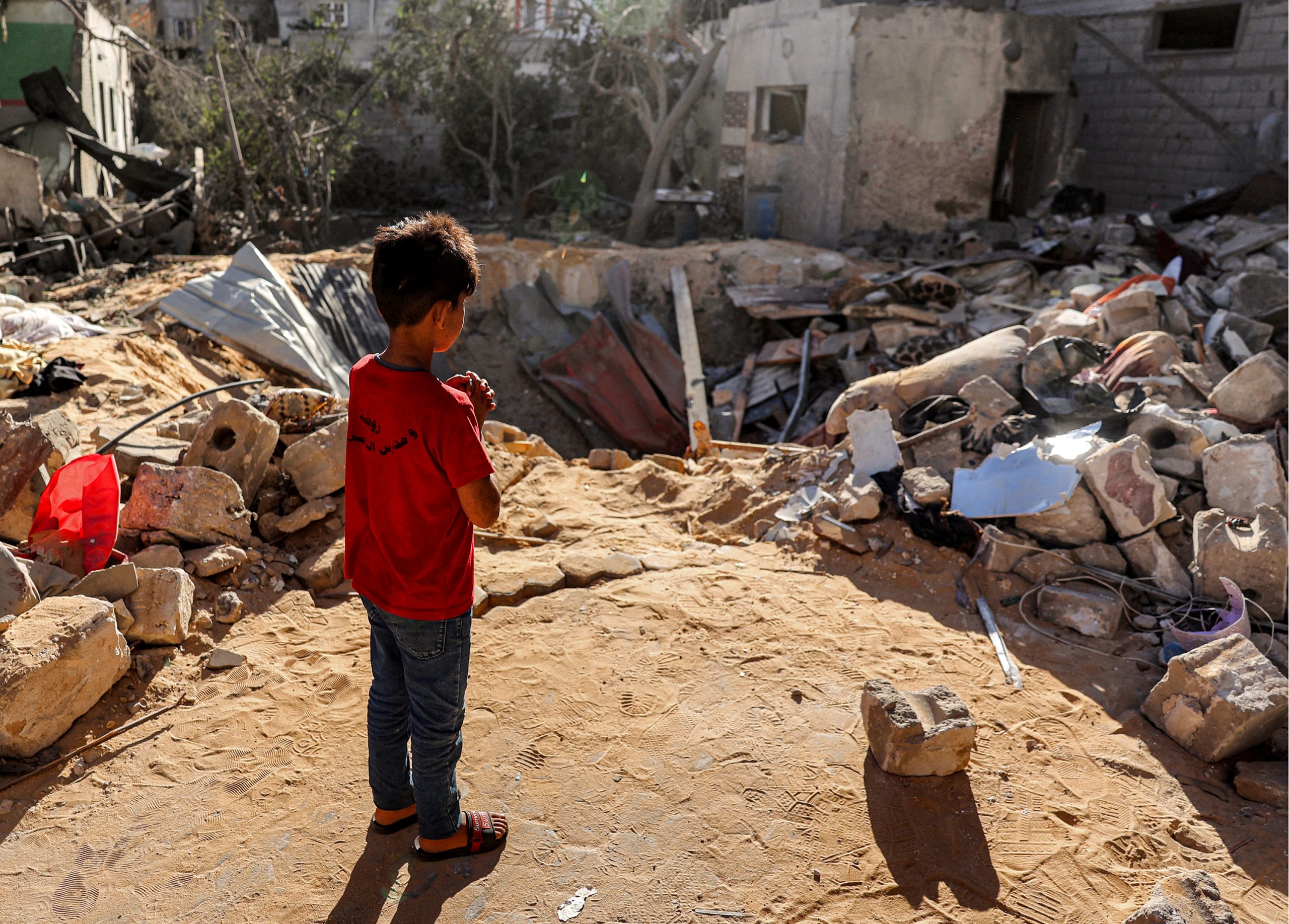 BØRNS FREMTID BLIVER KNUST AF KRIG OG KATASTROFER