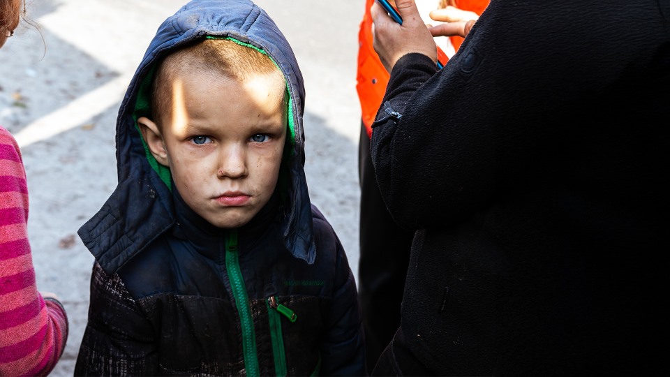 BØRN GÅR EN BRUTAL VINTER I MØDE